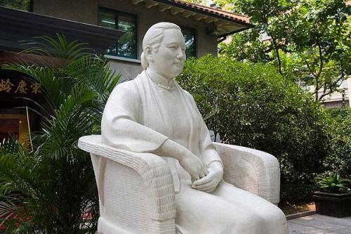 宋庆龄人物简介