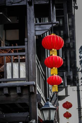 乐观的心态面对一切：顺逆境中自从容