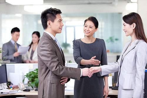 人际交往要点：得体的穿着是对他人的一种尊重