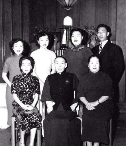 杜月笙传奇一生，爱上母女三人，到底为何呢？