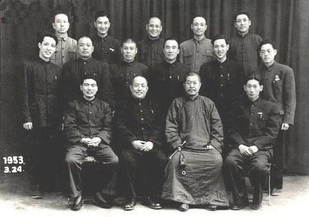 最负盛名的杰出的表演艺术家侯宝林的资料