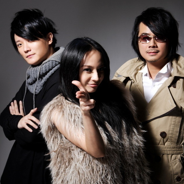 CHaNge(飞儿乐团演唱歌曲) CHaNge(飞儿乐团演唱歌曲)