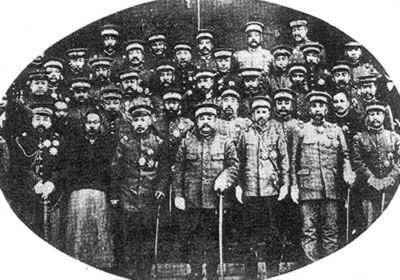 副总统冯国璋(前排右三) 副总统冯国璋(前排右三)