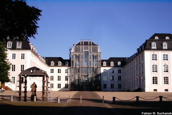 首尔大学(韩国首尔国立大学) 首尔大学(韩国首尔国立大学)