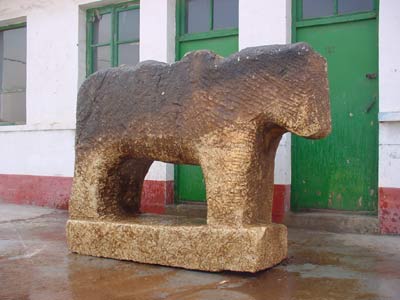 南独乐河镇南山村惊现古代石马 南独乐河镇南山村惊现古代石马