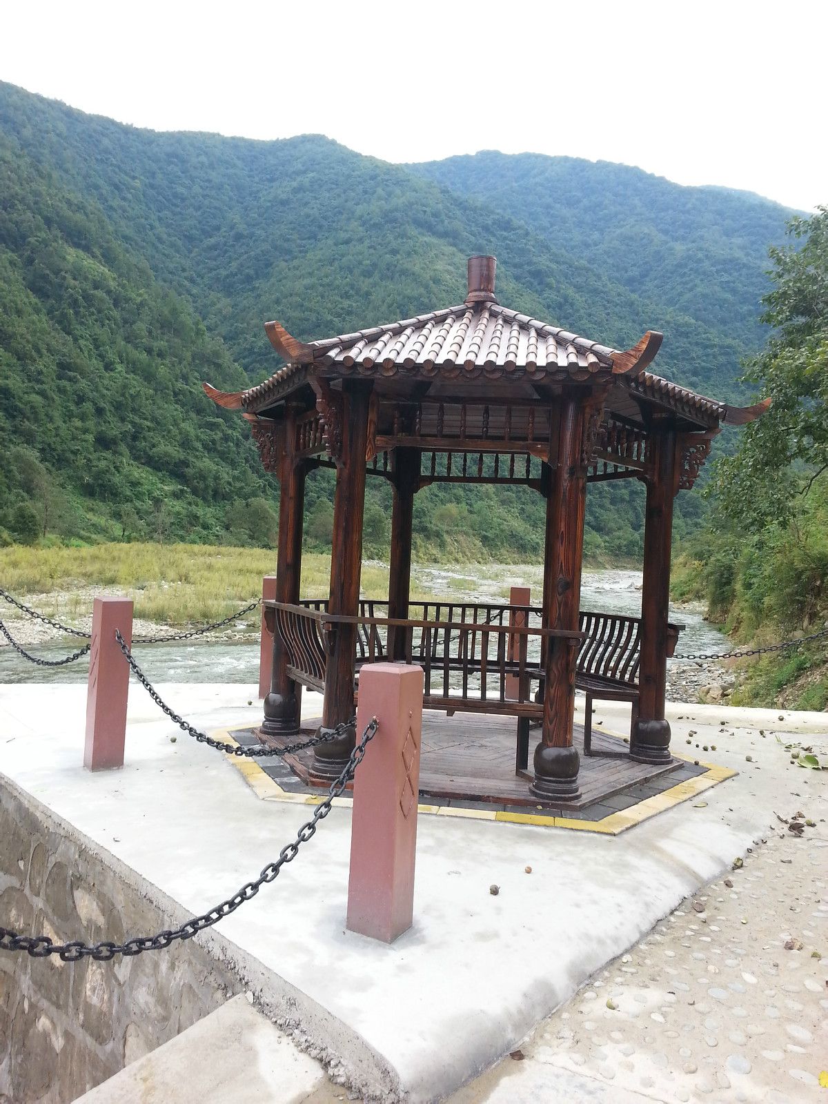 三河坝村河堤凉亭 三河坝村河堤凉亭