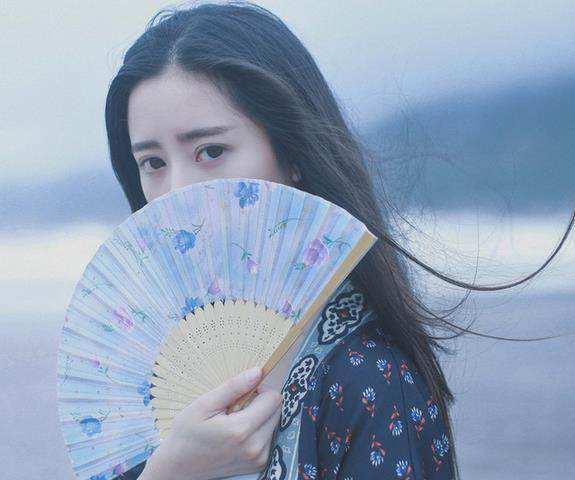 无人问我粥可温,无人与我立黄昏 无人问我粥可温,无人与我立黄昏