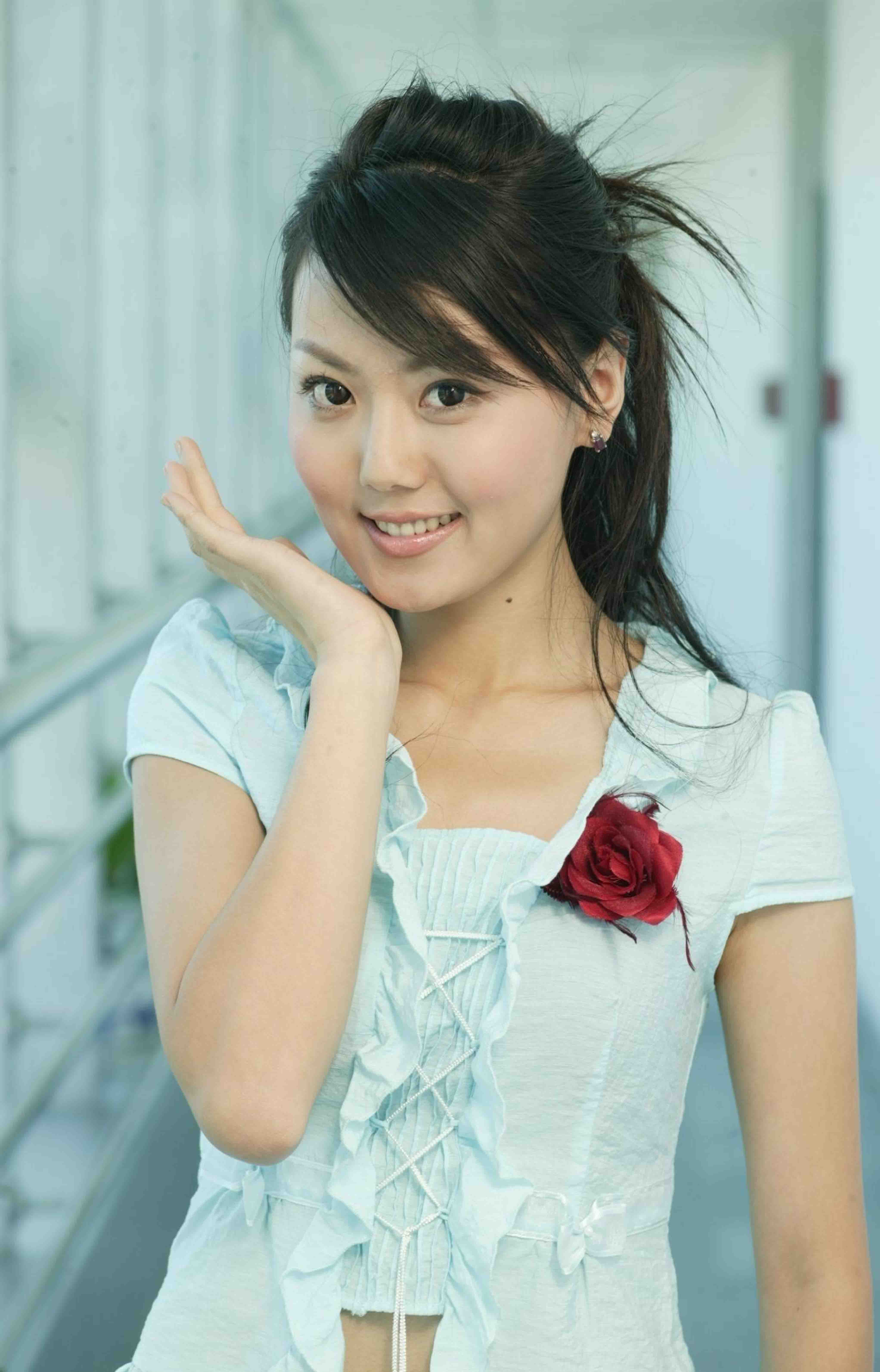 主持人张慧 主持人张慧