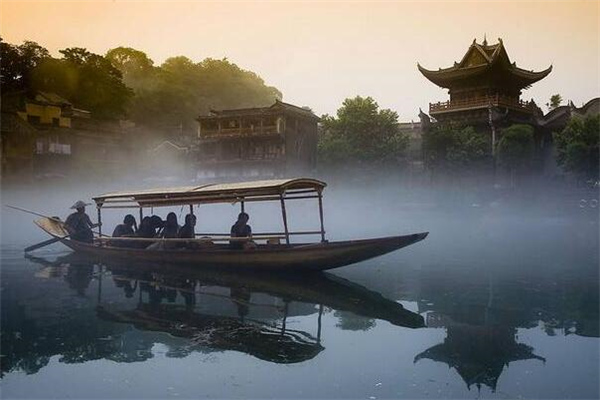 关于婚恋的诗句(176句)