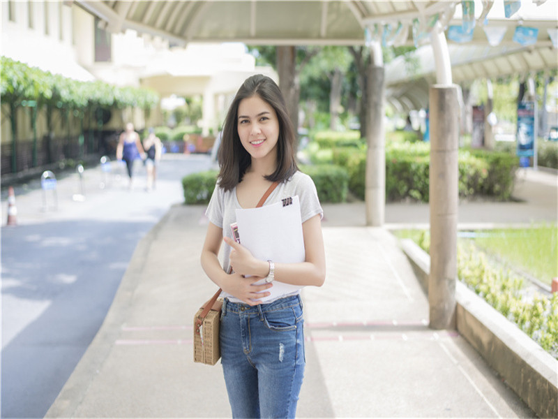 关于没钱的说说心情短语,想表达没钱又逗的句子(28句)