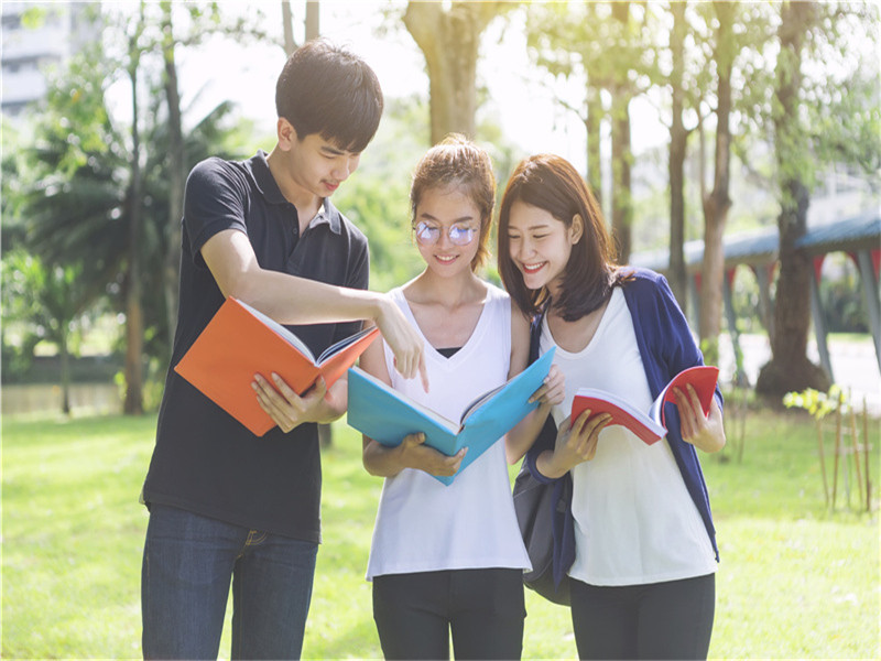语文优美句子摘抄大全简短,适合中学生摘抄的句子(28句)