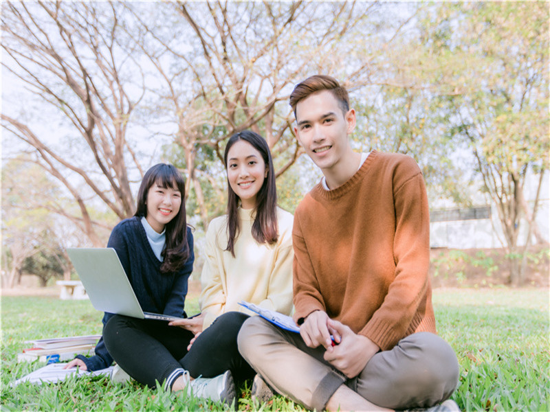简单到流泪的大学毕业季语录简短一句话短句(28句)