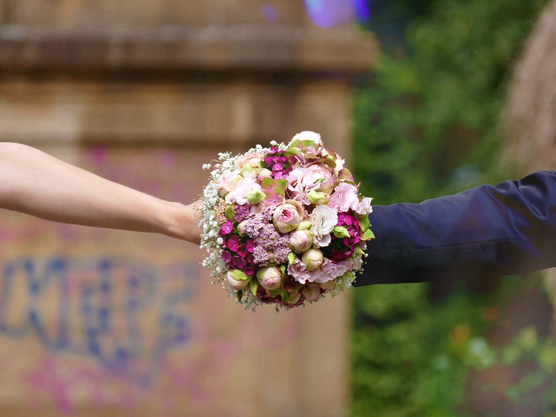 新婚快乐祝福语朋友圈,关于新婚快乐的祝福语(96句)