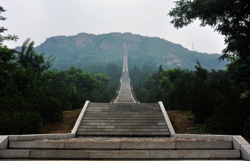 黑铁山(旅游名胜风景区)