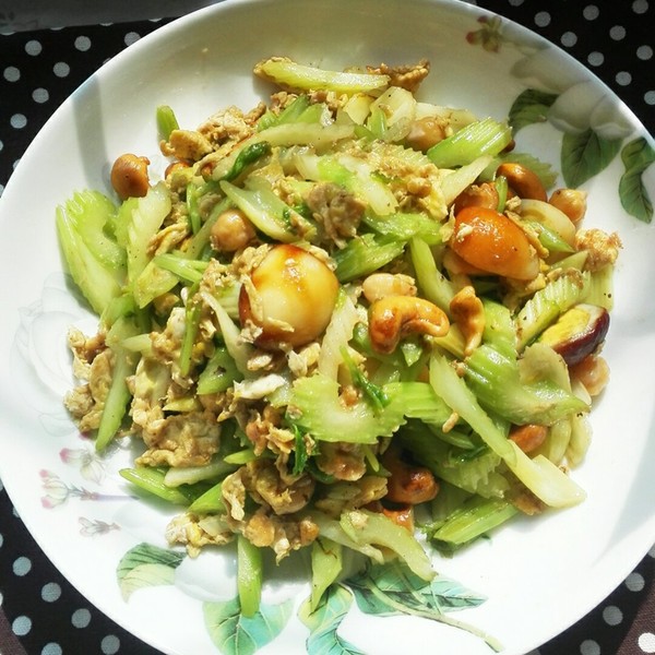 鹰嘴豆煮拌鸡蛋