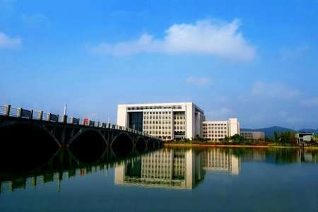 中南大学图书馆 中南大学图书馆