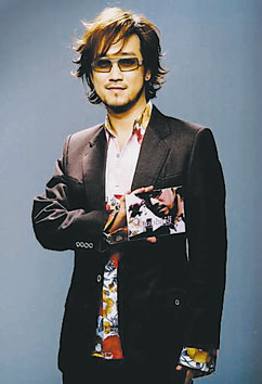 《男人海洋》演唱者:周传雄 《男人海洋》演唱者:周传雄
