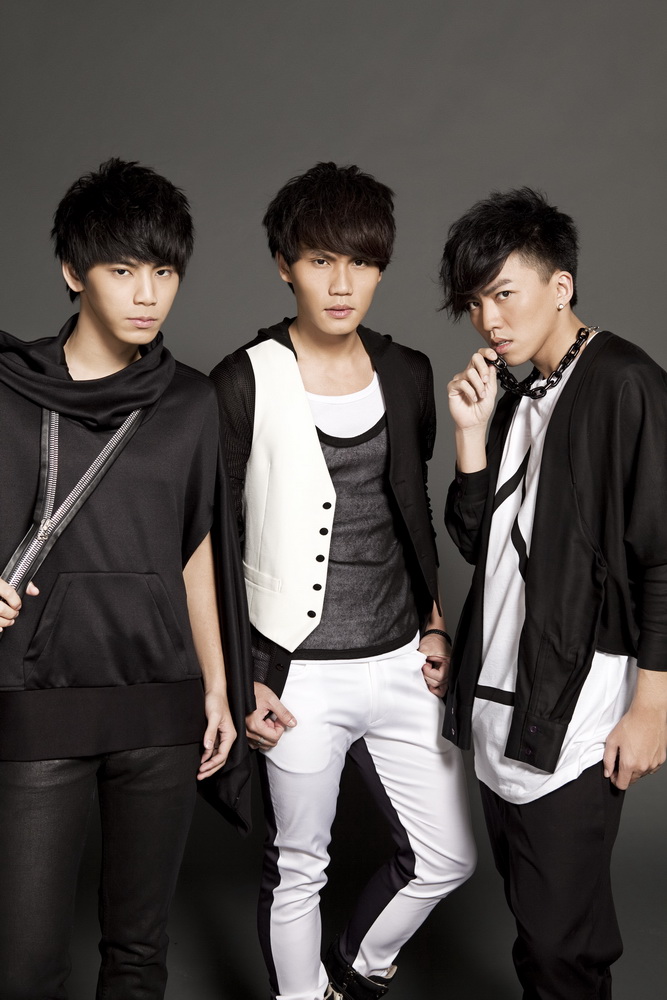 SIGMA(左起李杰宇,周定纬,林维哲) SIGMA(左起李杰宇,周定纬,林维哲)