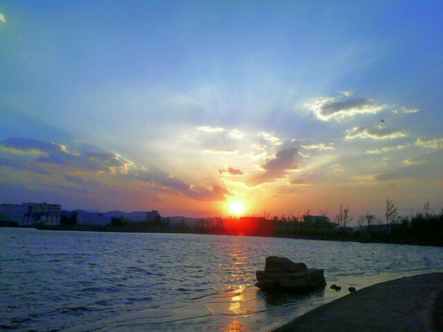 彝海公园落日美景 彝海公园落日美景