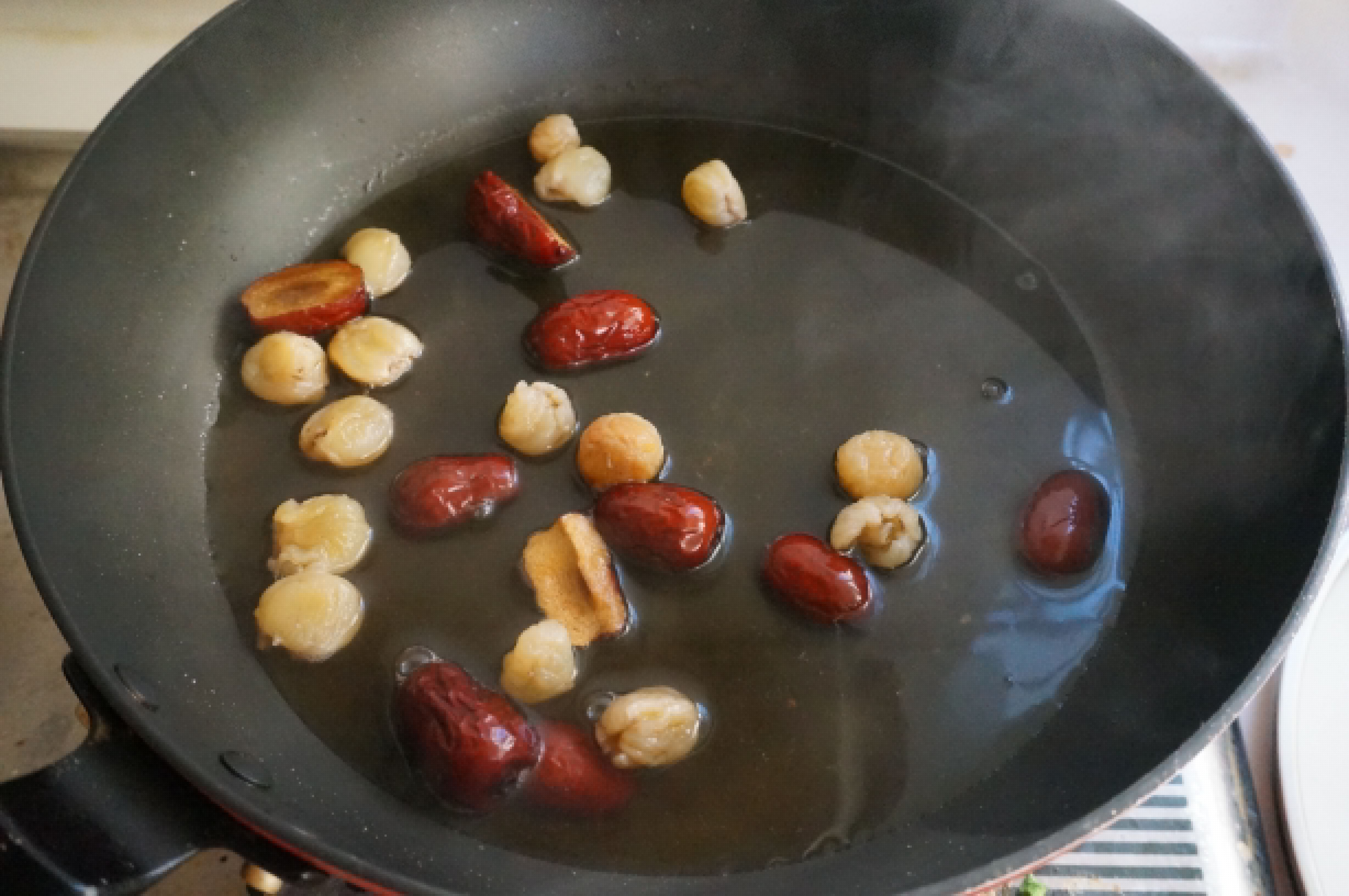 桂圆红枣奶茶