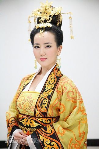 《巾帼大将军》中的杨丽华(胡影怡饰演) 《巾帼大将军》中的杨丽华(胡影怡饰演)