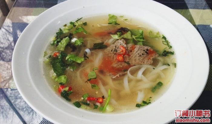 生牛肉粿条