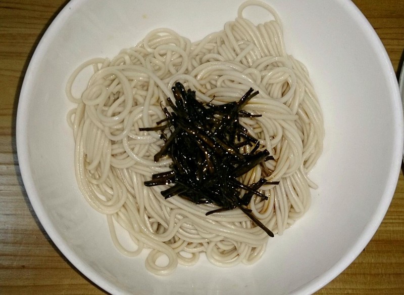 葱油拌麵配辣肉丁浇头