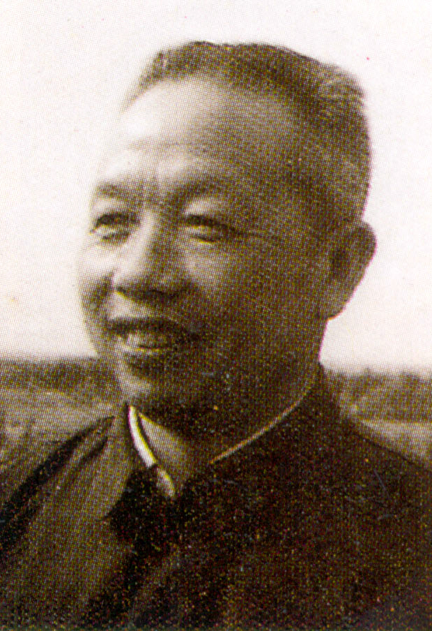 週游(《北京日报》第一任总编辑)