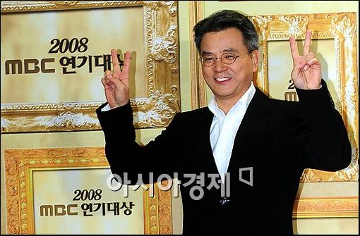 姜锡宇 姜锡宇