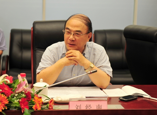 刘经南