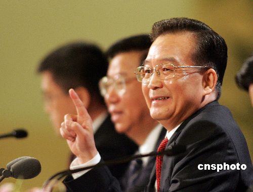 温家宝强调只有坚持改革开放才有光明前途 温家宝强调只有坚持改革开放才有光明前途