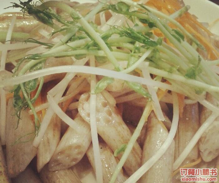 清炒莲藕苗