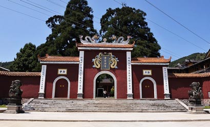 雪峰崇圣寺山门 雪峰崇圣寺山门