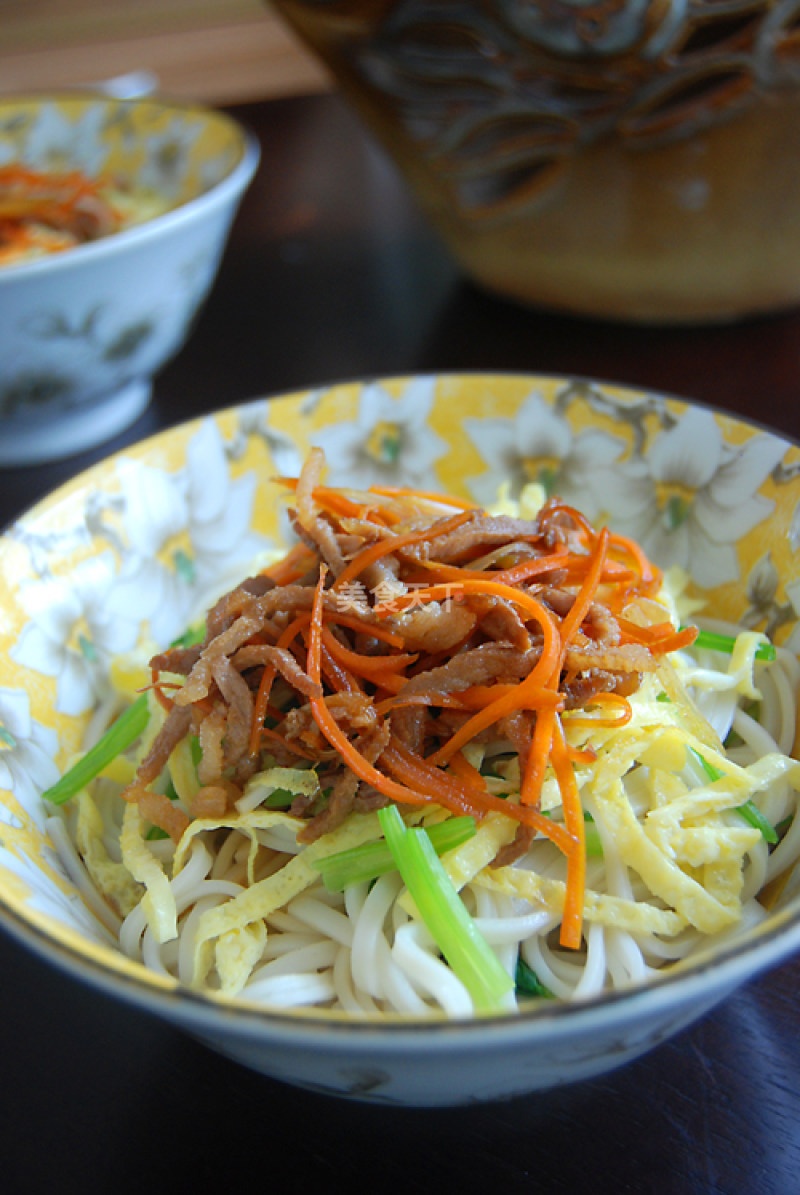 肉丝乾拌麵
