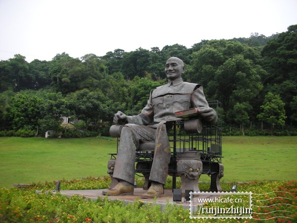 蒋介石被破坏塑像 蒋介石被破坏塑像
