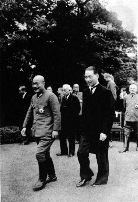 汪精卫访问日本时与头号甲级战犯东条英机 汪精卫访问日本时与头号甲级战犯东条英机