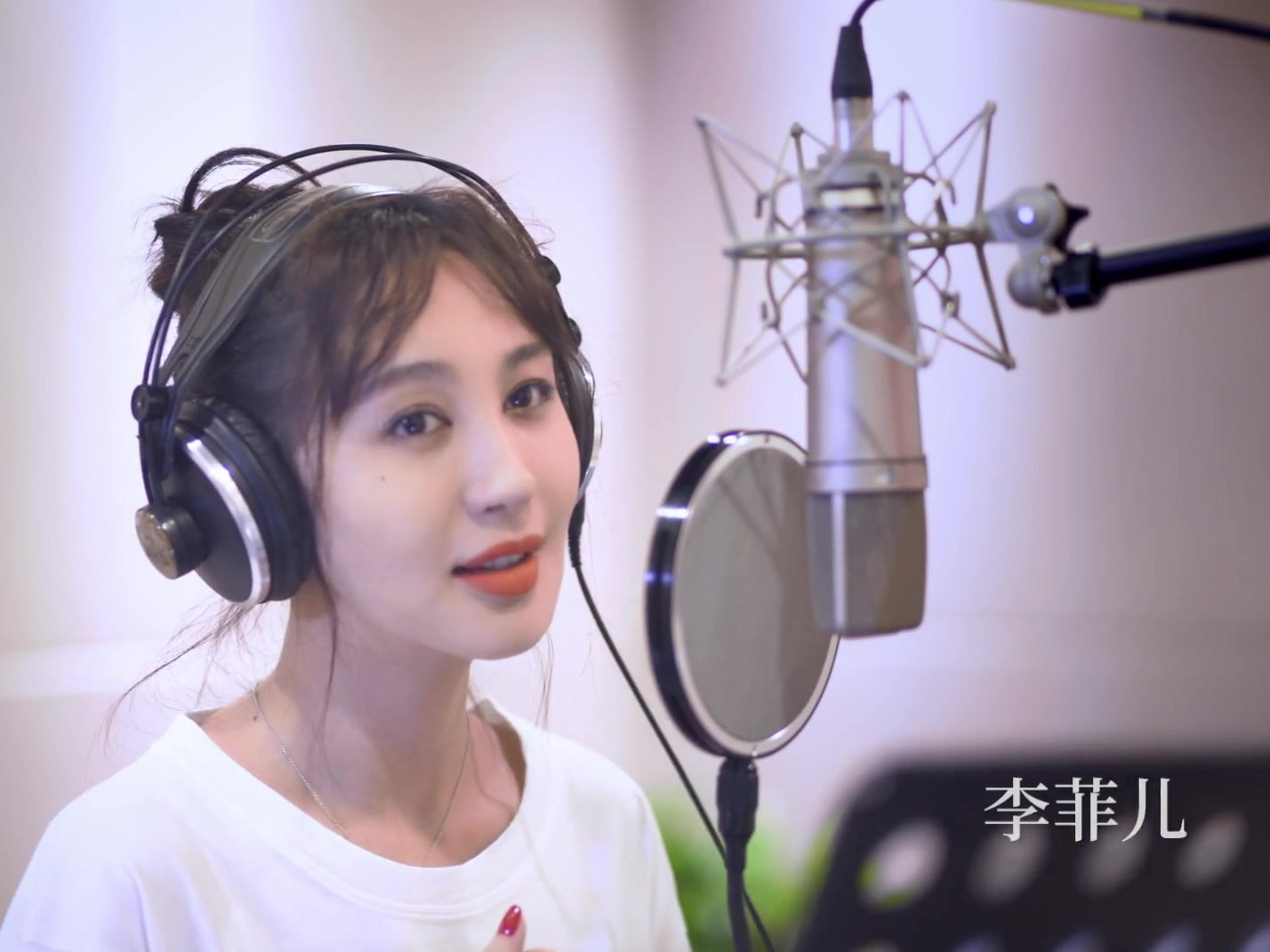 歌曲MV-李菲儿 歌曲MV-李菲儿