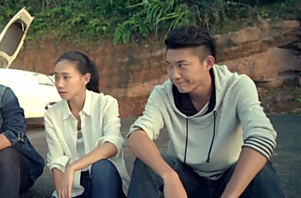 一路畅通(龙飞龙泽&何欣烛演唱歌曲)