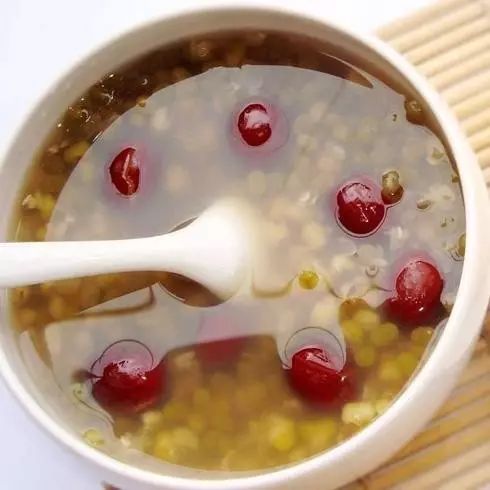 红枣银叶绿豆汤