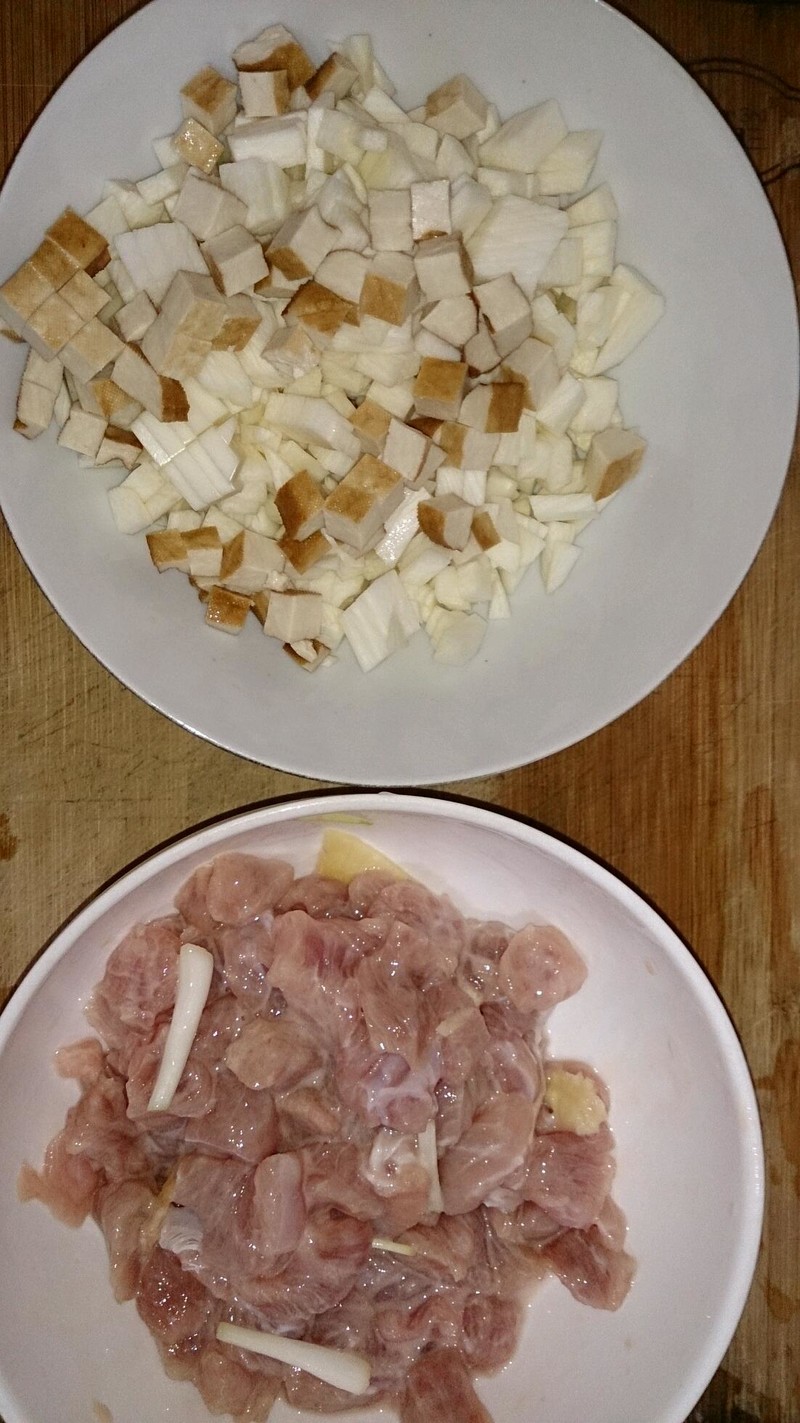 葱油拌麵配辣肉丁浇头