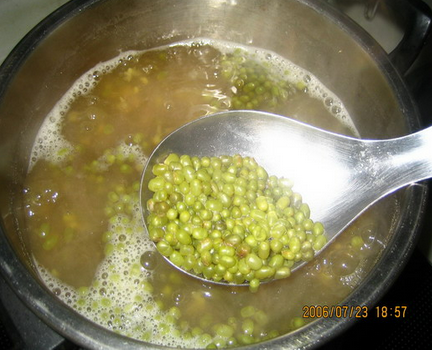 冰镇绿豆汤