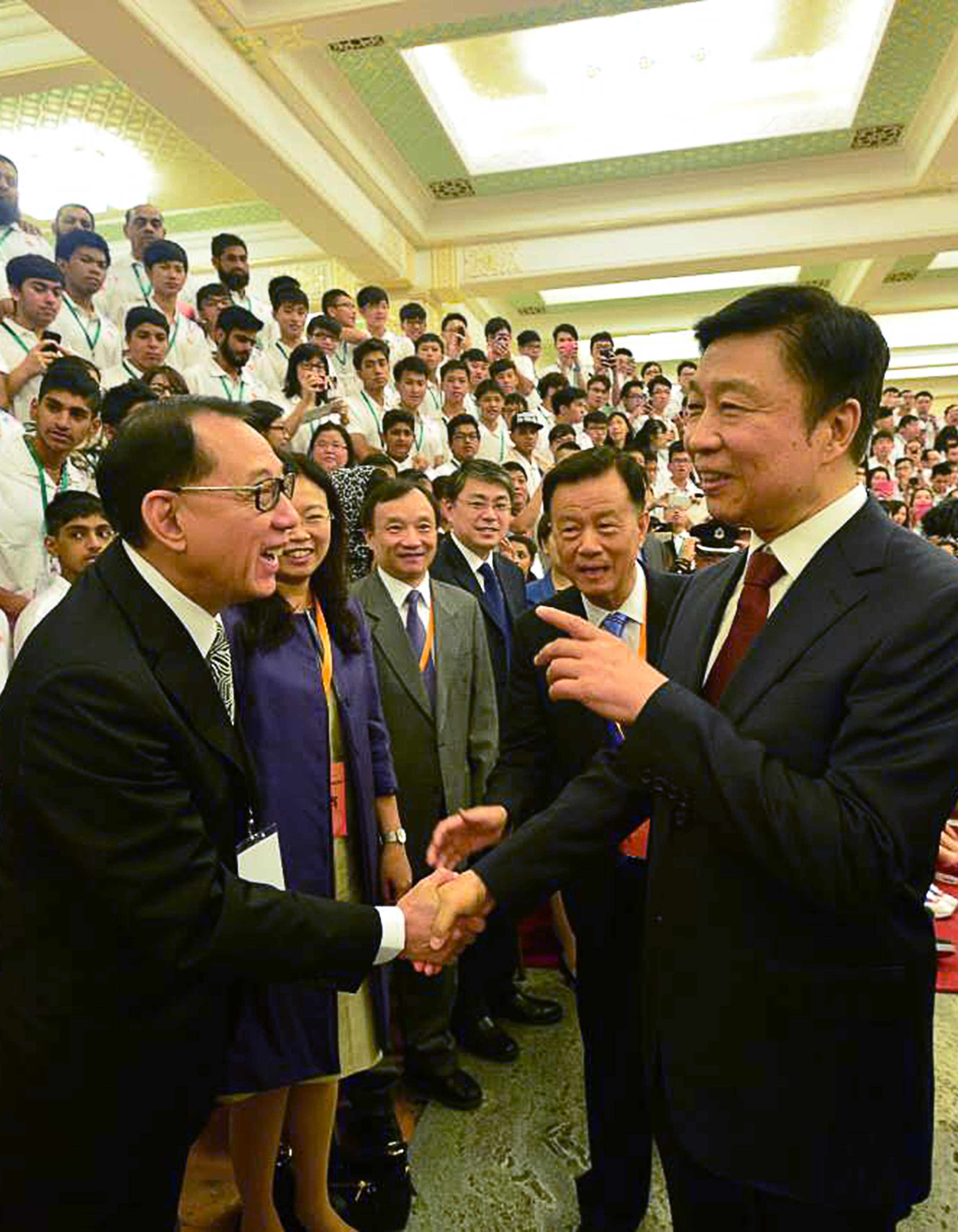 与国家副主席李源潮握手照 与国家副主席李源潮握手照