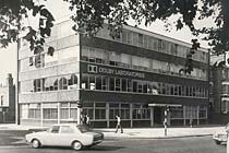 伦敦Clapham 路346号。1976年前的公司总部 伦敦Clapham 路346号。1976年前的公司总部