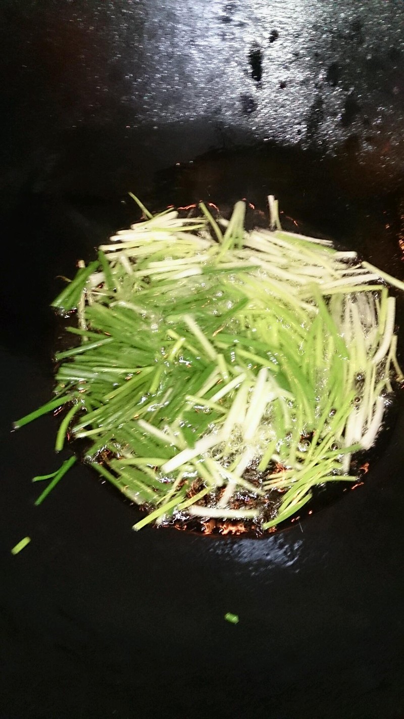 葱油拌麵配辣肉丁浇头