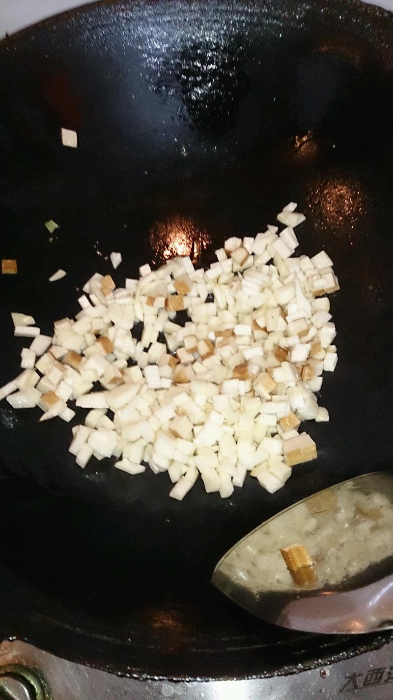 葱油拌麵配辣肉丁浇头