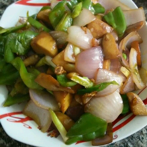 洋葱炒土豆
