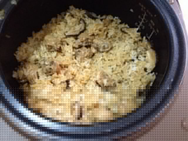 冬菇鸡肉电饭煲蒸饭