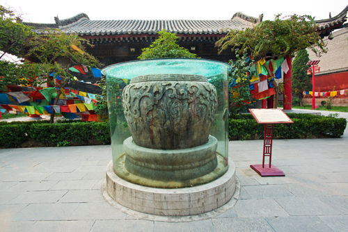 汉白玉莲花缸