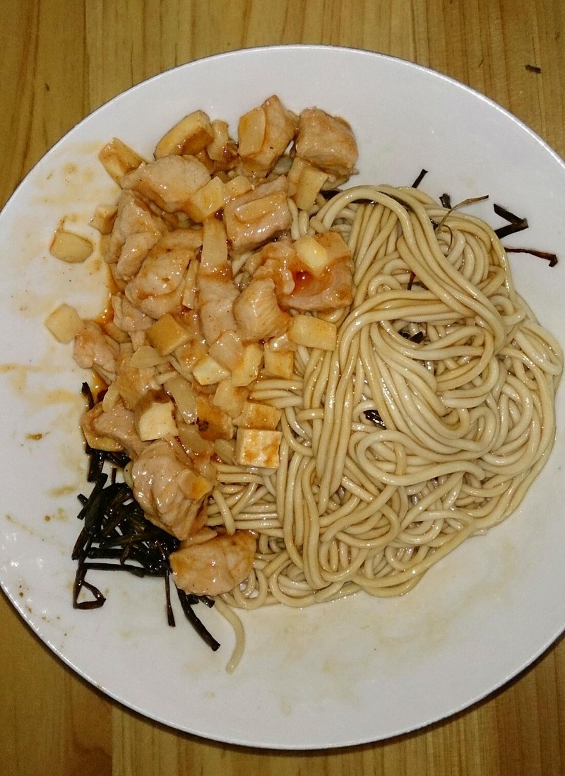 葱油拌麵配辣肉丁浇头