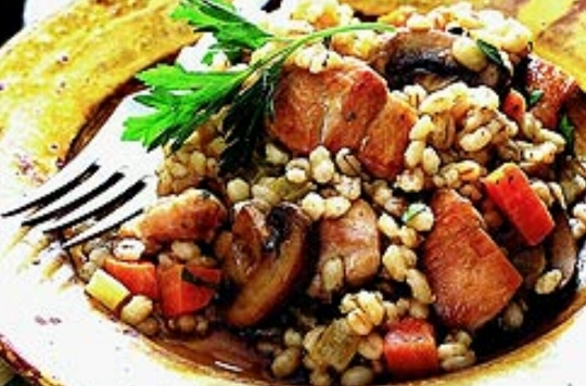 大麦鸡肉饭